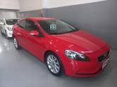 VOLVO - V40 - 2015/2015 - Vermelha - R$ 75.000,00