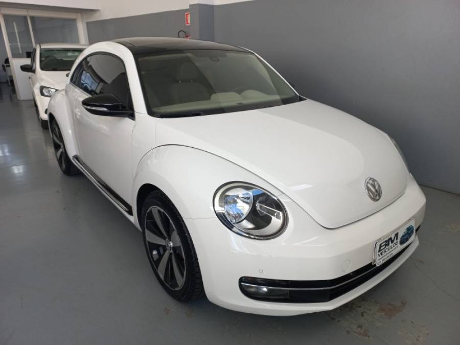 VOLKSWAGEN - FUSCA - 2013/2014 - Branca - R$ 109.000,00