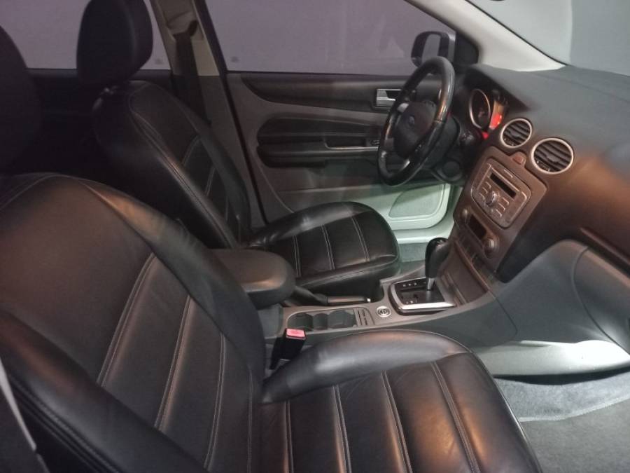 FORD - FOCUS - 2011/2011 - Prata - R$ 44.000,00