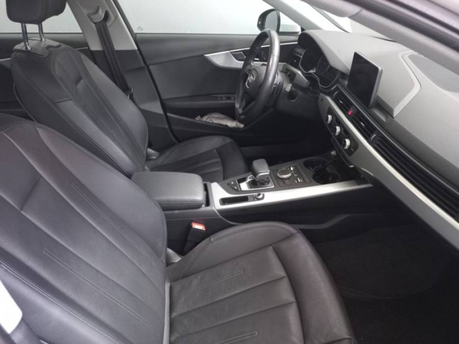 AUDI - A4 - 2018/2018 - Branca - R$ 110.000,00