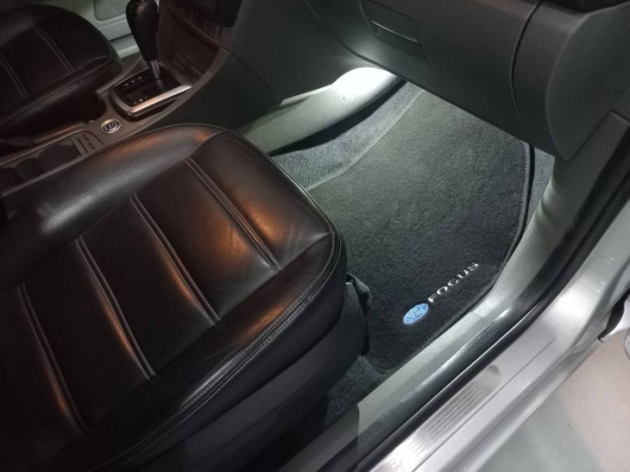 FORD - FOCUS - 2011/2011 - Prata - R$ 44.000,00