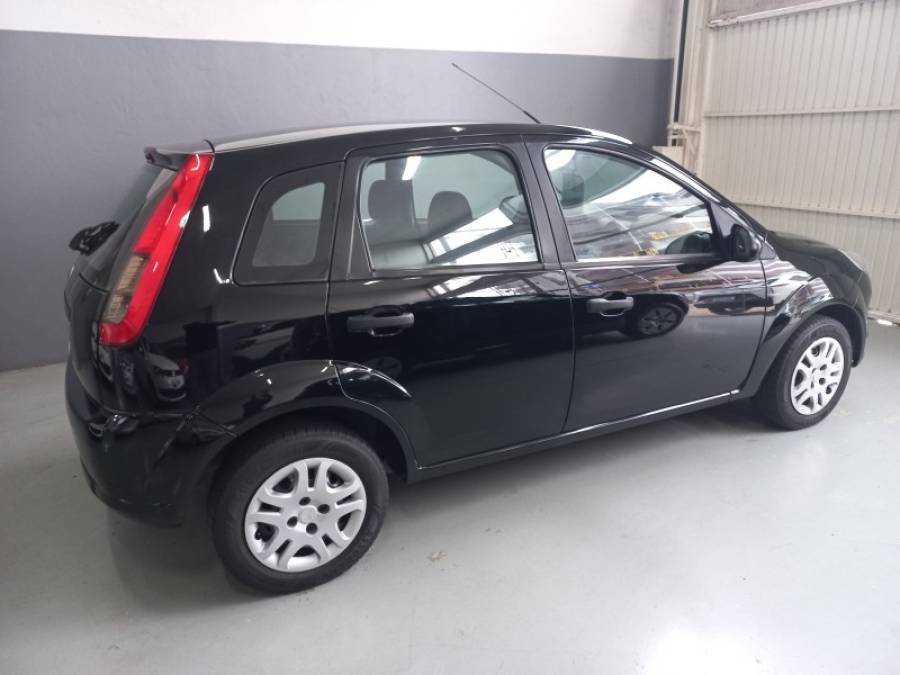 FORD - FIESTA - 2010/2011 - Preta - R$ 27.000,00