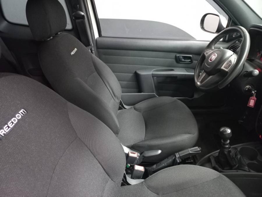 FIAT - STRADA - 2018/2019 - Branca - R$ 76.000,00