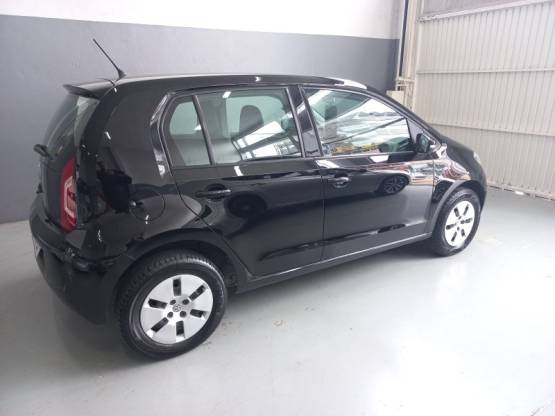 VOLKSWAGEN - UP - 2014/2015 - Preta - R$ 39.900,00