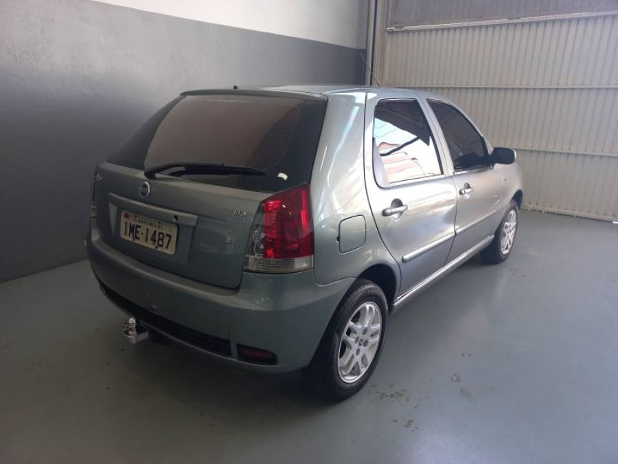 FIAT - PALIO - 2004/2005 - Cinza - R$ 26.000,00