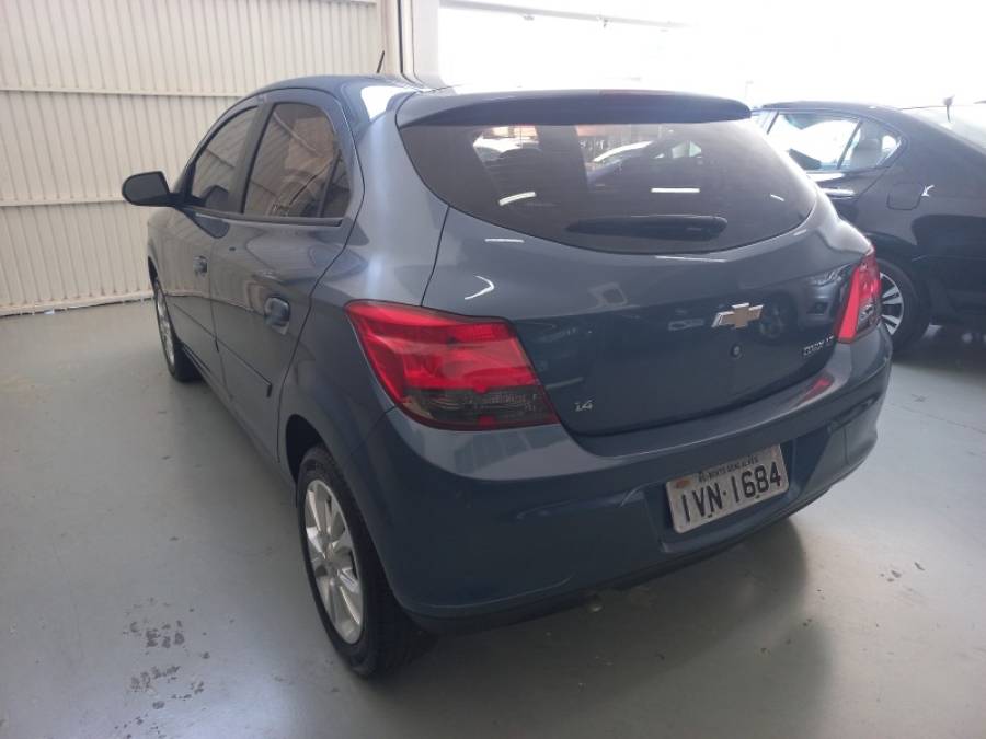 CHEVROLET - ONIX - 2013/2014 - Azul - R$ 49.000,00