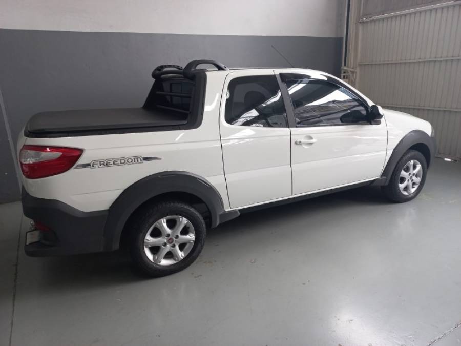 FIAT - STRADA - 2018/2019 - Branca - R$ 76.000,00