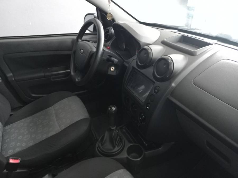 FORD - FIESTA - 2010/2011 - Preta - R$ 27.000,00