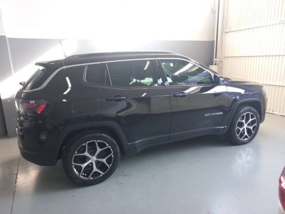 JEEP - COMPASS - 2024/2025 - Preta - R$ 169.900,00