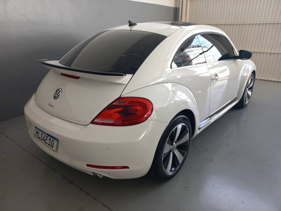 VOLKSWAGEN - FUSCA - 2013/2014 - Branca - R$ 110.000,00
