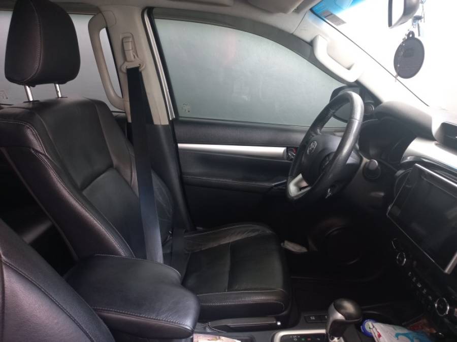 TOYOTA - HILUX - 2016/2016 - Cinza - R$ 179.000,00