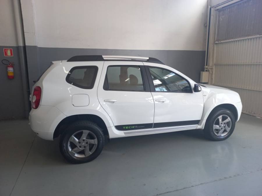 RENAULT - DUSTER - 2013/2014 - Branca - R$ 53.000,00