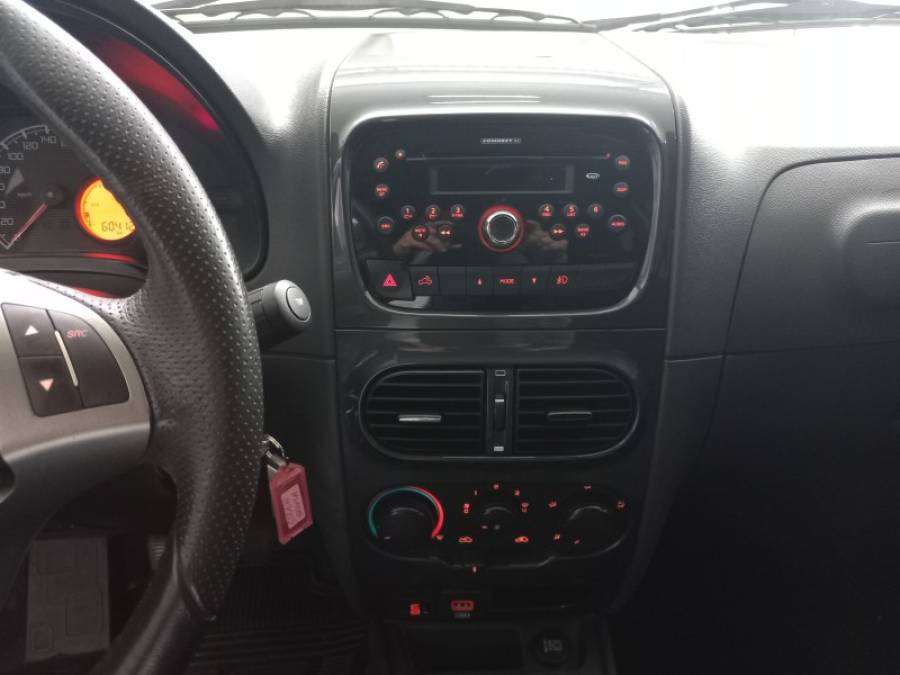 FIAT - STRADA - 2018/2019 - Branca - R$ 76.000,00