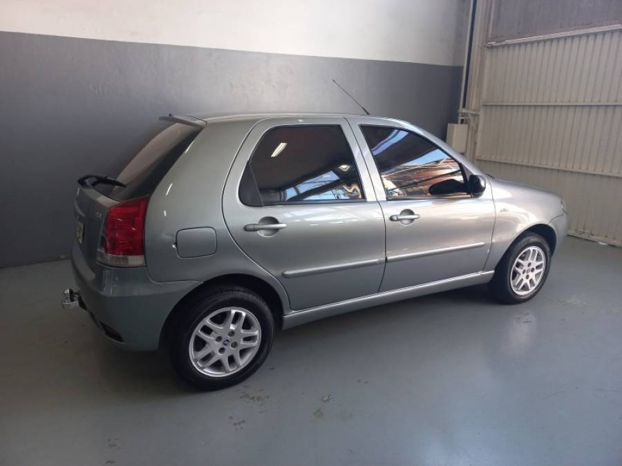 FIAT - PALIO - 2004/2005 - Cinza - R$ 26.000,00