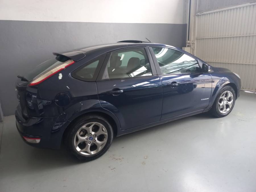 FORD - FOCUS - 2012/2013 - Azul - R$ 52.000,00