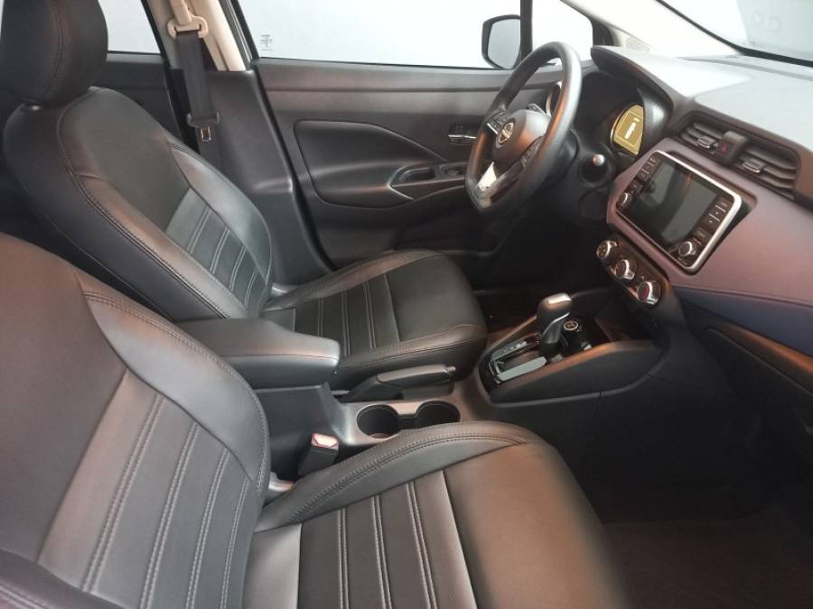 NISSAN - VERSA - 2024/2024 - Prata - R$ 109.900,00