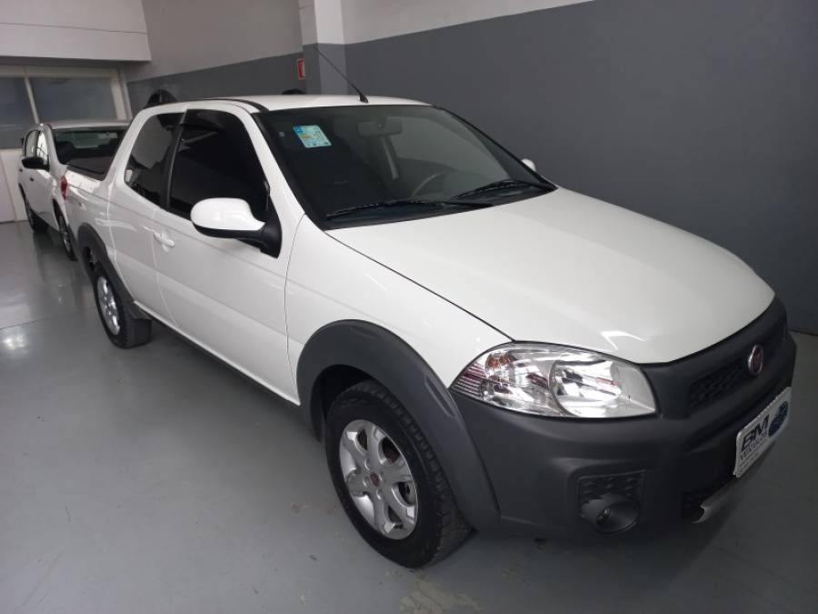 FIAT - STRADA - 2018/2019 - Branca - R$ 76.000,00