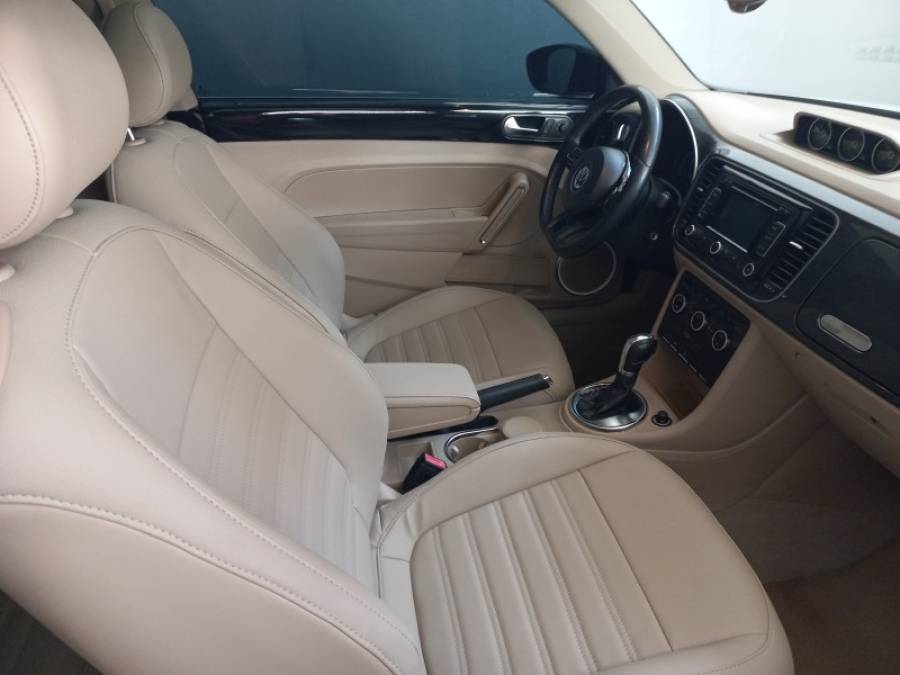 VOLKSWAGEN - FUSCA - 2013/2014 - Branca - R$ 109.000,00