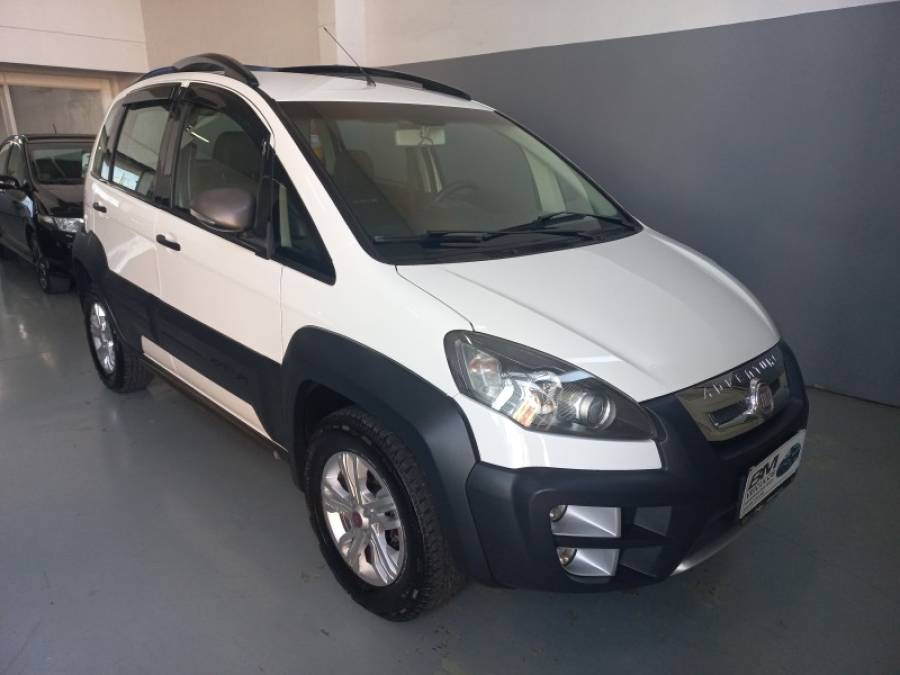 FIAT - IDEA - 2012/2012 - Branca - R$ 35.000,00