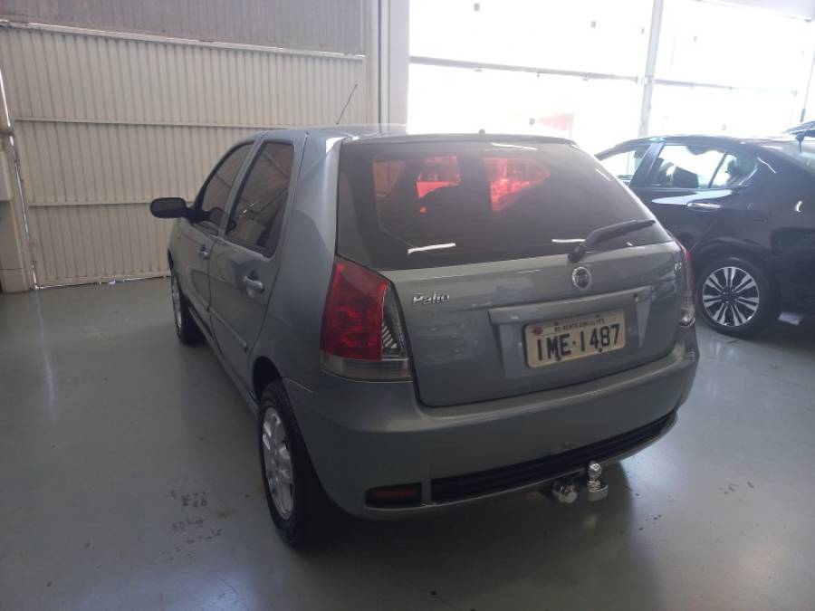 FIAT - PALIO - 2004/2005 - Cinza - R$ 26.000,00
