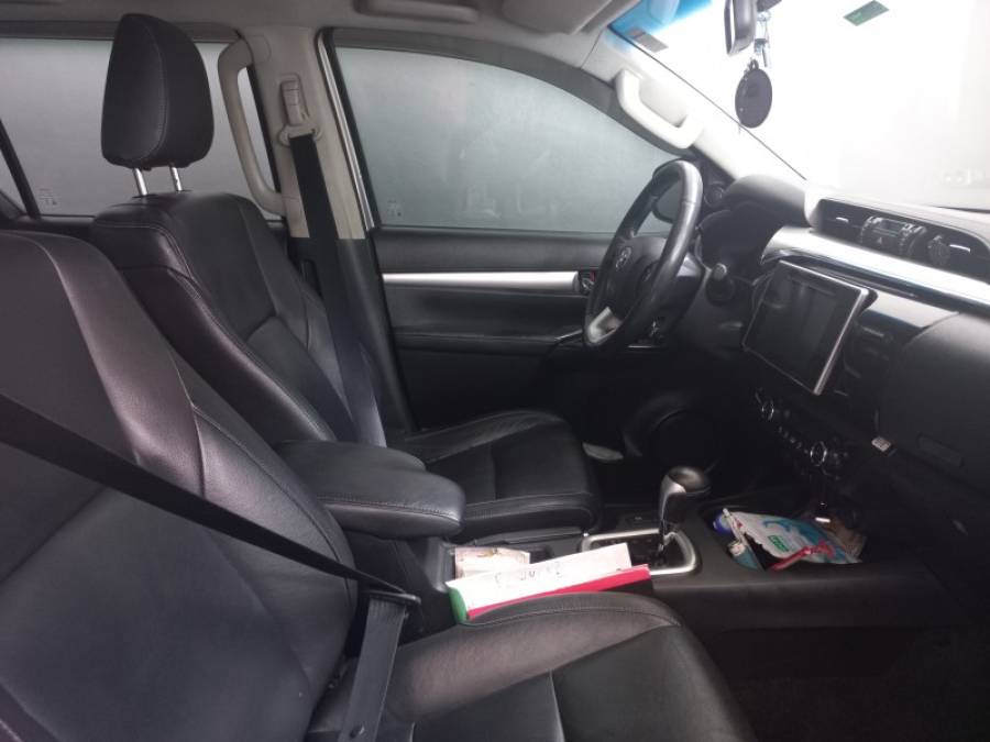 TOYOTA - HILUX - 2016/2016 - Cinza - R$ 179.000,00