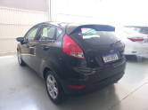 FORD - FIESTA - 2015/2016 - Preta - R$ 49.900,00