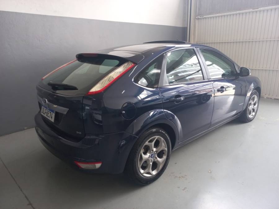 FORD - FOCUS - 2012/2013 - Azul - R$ 52.000,00