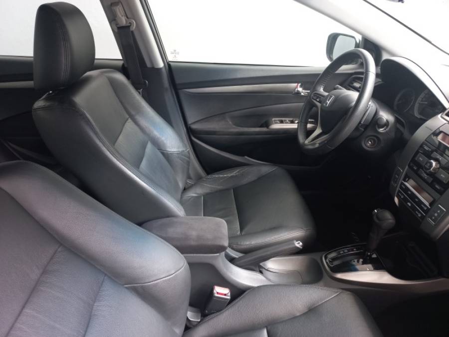 HONDA - CITY - 2012/2013 - Preta - R$ 58.000,00