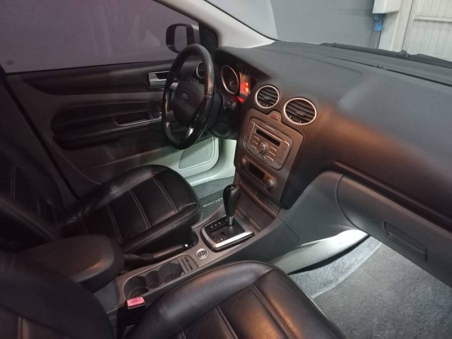 FORD - FOCUS - 2011/2011 - Prata - R$ 44.000,00
