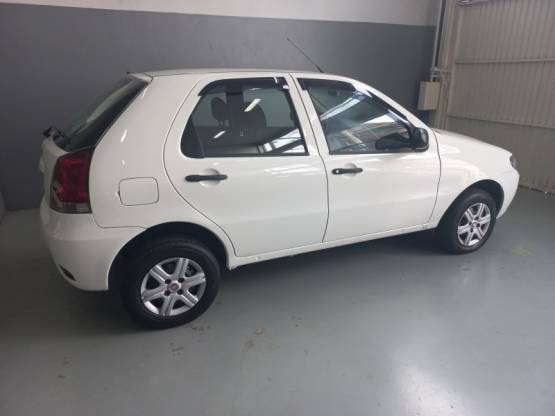 FIAT - PALIO - 2012/2013 - Branca - R$ 33.000,00