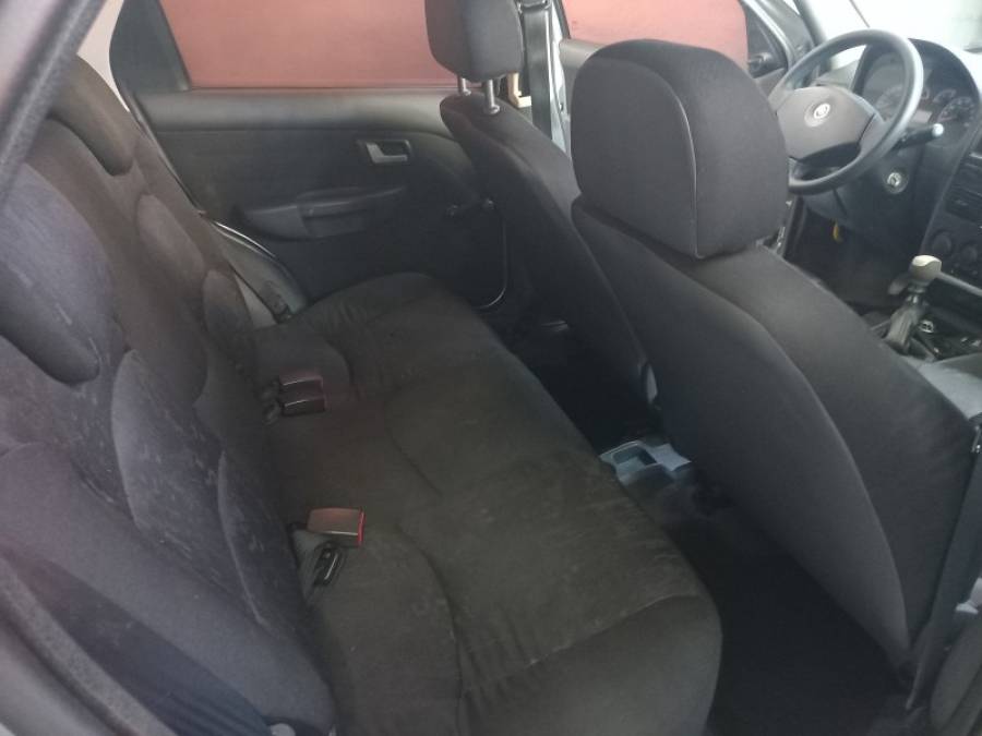 FIAT - PALIO - 2004/2005 - Cinza - R$ 26.000,00