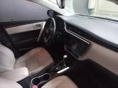 TOYOTA - COROLLA - 2017/2018 - Branca - R$ 99.900,00
