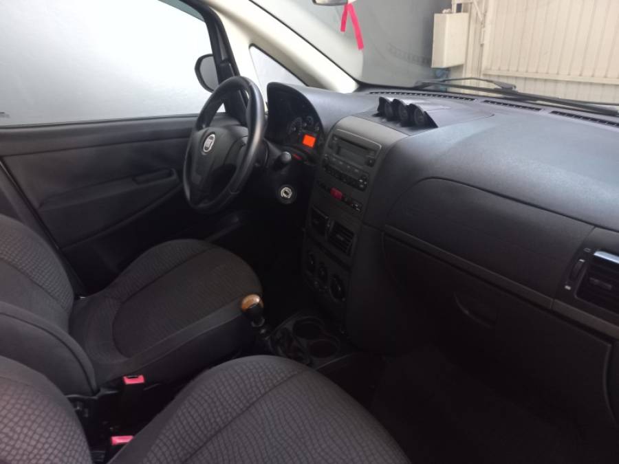 FIAT - IDEA - 2012/2012 - Branca - R$ 35.000,00