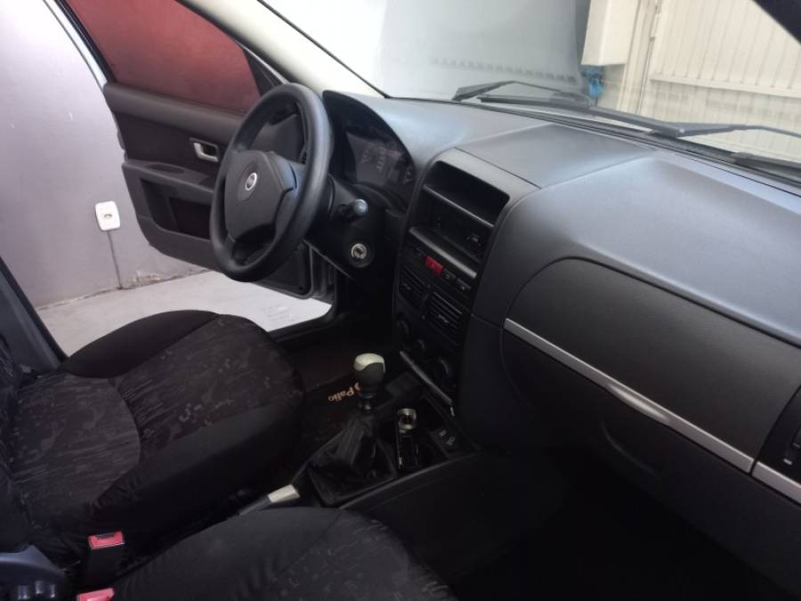 FIAT - PALIO - 2004/2005 - Cinza - R$ 26.000,00