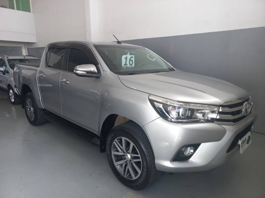 TOYOTA - HILUX - 2016/2016 - Cinza - R$ 179.000,00
