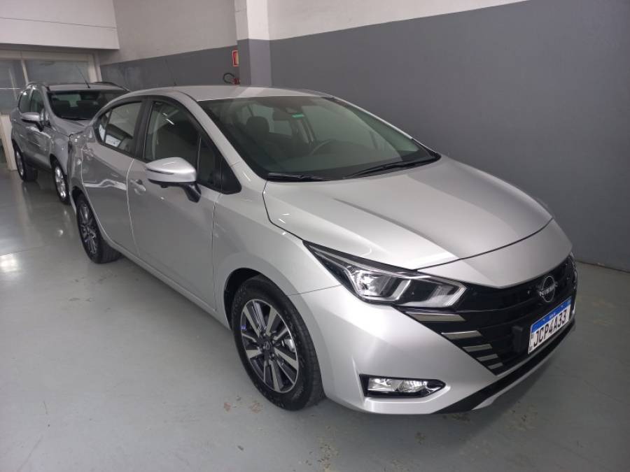 NISSAN - VERSA - 2024/2024 - Prata - R$ 109.900,00